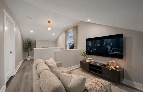 Tiny photo for 5626 N Miltimore Avenue, Chicago, IL 60646 (MLS # 12725570)