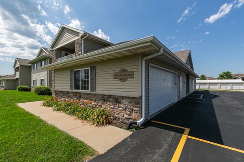 Tiny photo for 220 E Franklin Street #204, Eldridge, IA 52748 (MLS # 12712437)