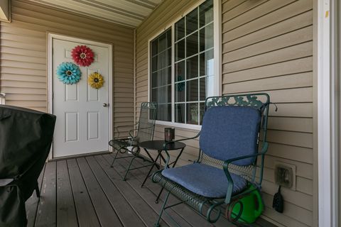 Tiny photo for 220 E Franklin Street #204, Eldridge, IA 52748 (MLS # 12712437)