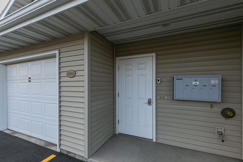 Tiny photo for 220 E Franklin Street #204, Eldridge, IA 52748 (MLS # 12712437)