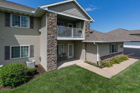 Tiny photo for 220 E Franklin Street #204, Eldridge, IA 52748 (MLS # 12712437)