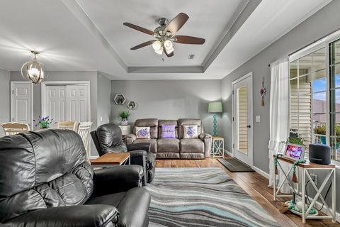 Tiny photo for 220 E Franklin Street #204, Eldridge, IA 52748 (MLS # 12712437)