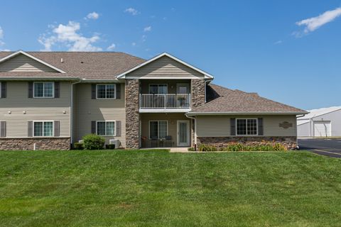 Photo of 220 E Franklin Street #204, Eldridge, IA 52748 (MLS # 12712437)