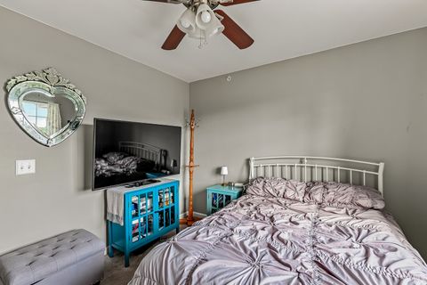 Tiny photo for 220 E Franklin Street #204, Eldridge, IA 52748 (MLS # 12712437)