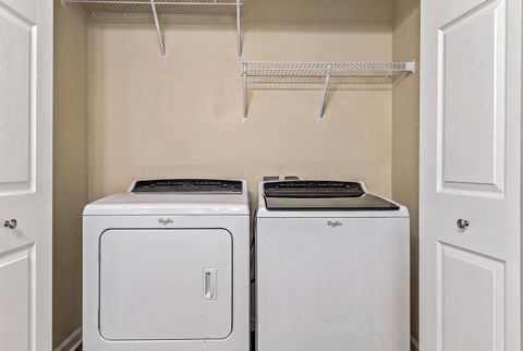Tiny photo for 220 E Franklin Street #204, Eldridge, IA 52748 (MLS # 12712437)