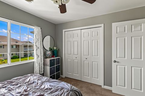 Tiny photo for 220 E Franklin Street #204, Eldridge, IA 52748 (MLS # 12712437)