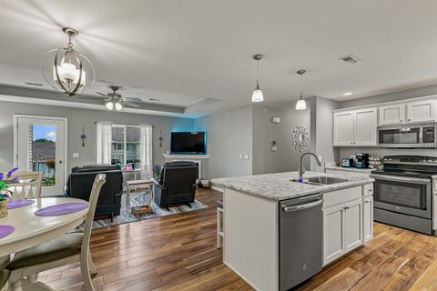 Tiny photo for 220 E Franklin Street #204, Eldridge, IA 52748 (MLS # 12712437)