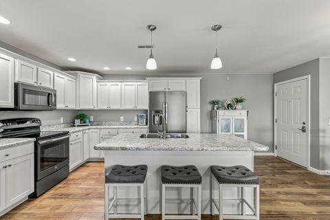 Tiny photo for 220 E Franklin Street #204, Eldridge, IA 52748 (MLS # 12712437)