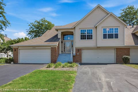 Photo of 30W015 Juniper Court #30W015, Warrenville, IL 60555 (MLS # 12709835)