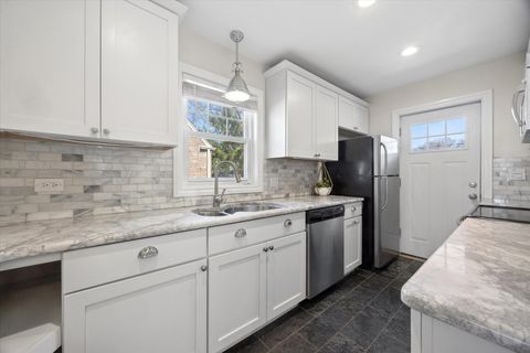 Tiny photo for 625 9th Avenue, La Grange, IL 60525 (MLS # 12591058)