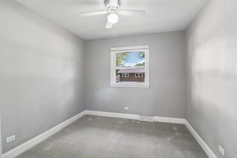 Tiny photo for 207 N Idlewild Avenue, Mundelein, IL 60060 (MLS # 12644437)