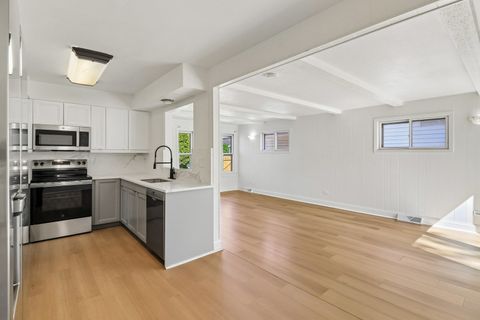 Tiny photo for 207 N Idlewild Avenue, Mundelein, IL 60060 (MLS # 12644437)