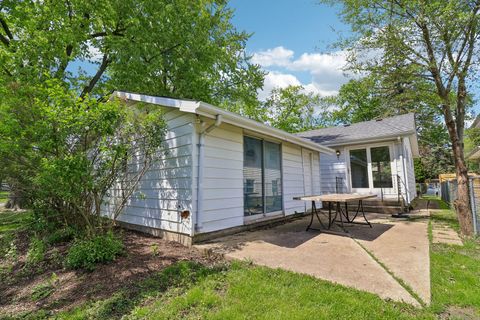 Tiny photo for 207 N Idlewild Avenue, Mundelein, IL 60060 (MLS # 12644437)