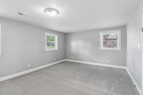 Tiny photo for 207 N Idlewild Avenue, Mundelein, IL 60060 (MLS # 12644437)