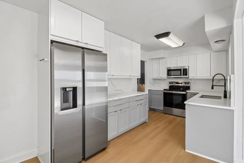 Tiny photo for 207 N Idlewild Avenue, Mundelein, IL 60060 (MLS # 12644437)
