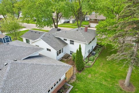 Tiny photo for 207 N Idlewild Avenue, Mundelein, IL 60060 (MLS # 12644437)