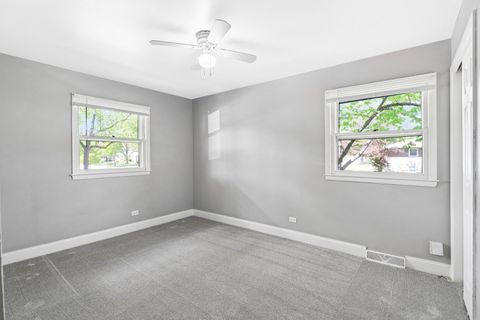Tiny photo for 207 N Idlewild Avenue, Mundelein, IL 60060 (MLS # 12644437)