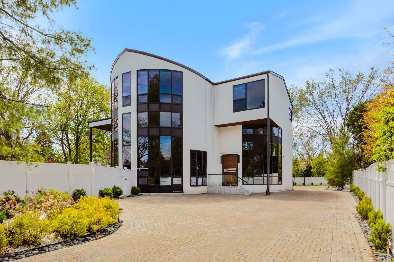 2110 Pfingsten Road