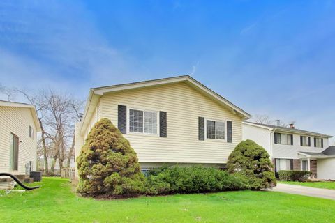 Tiny photo for 1101 Hunter Street, Lombard, IL 60148 (MLS # 12617860)