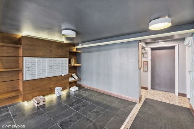 539 W STRATFORD Place 310