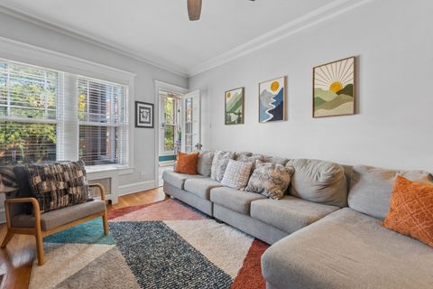 Tiny photo for 7658 N Sheridan Road #2, Chicago, IL 60626 (MLS # 12500792)