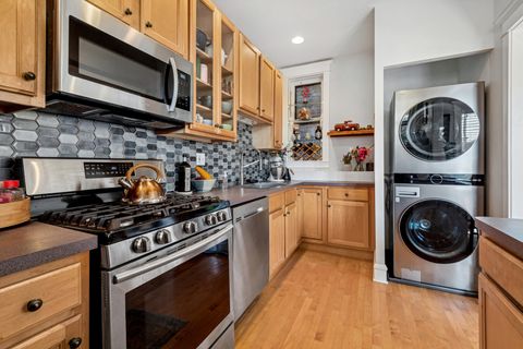 Tiny photo for 7658 N Sheridan Road #2, Chicago, IL 60626 (MLS # 12500792)