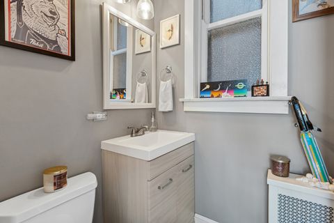 Tiny photo for 7658 N Sheridan Road #2, Chicago, IL 60626 (MLS # 12500792)