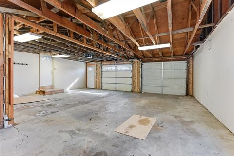 Tiny photo for 301 N 2nd Avenue, Chenoa, IL 61726 (MLS # 12579051)