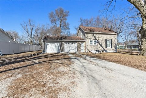 Tiny photo for 301 N 2nd Avenue, Chenoa, IL 61726 (MLS # 12579051)