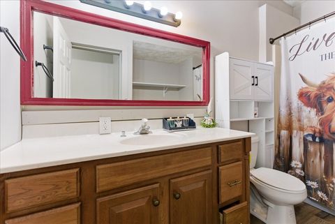 Tiny photo for 301 N 2nd Avenue, Chenoa, IL 61726 (MLS # 12579051)