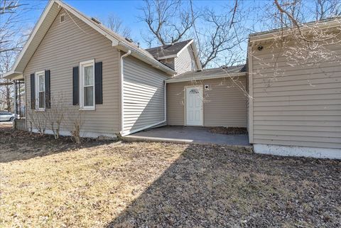 Tiny photo for 301 N 2nd Avenue, Chenoa, IL 61726 (MLS # 12579051)