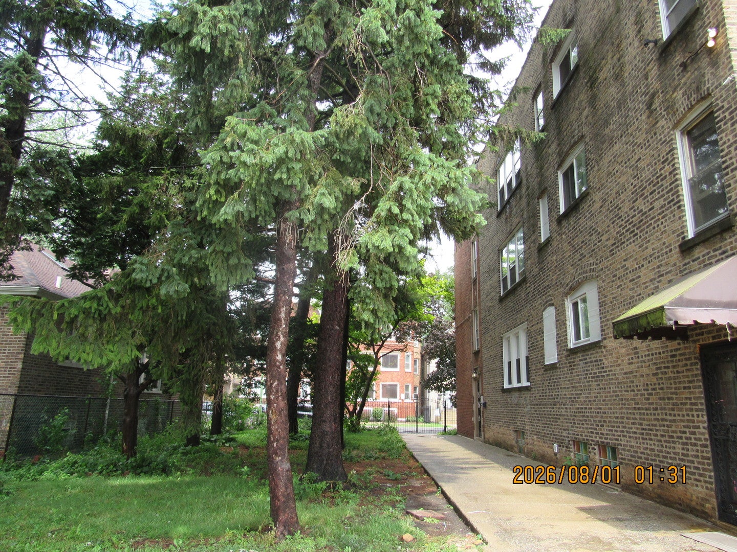 1133 E 81st Place