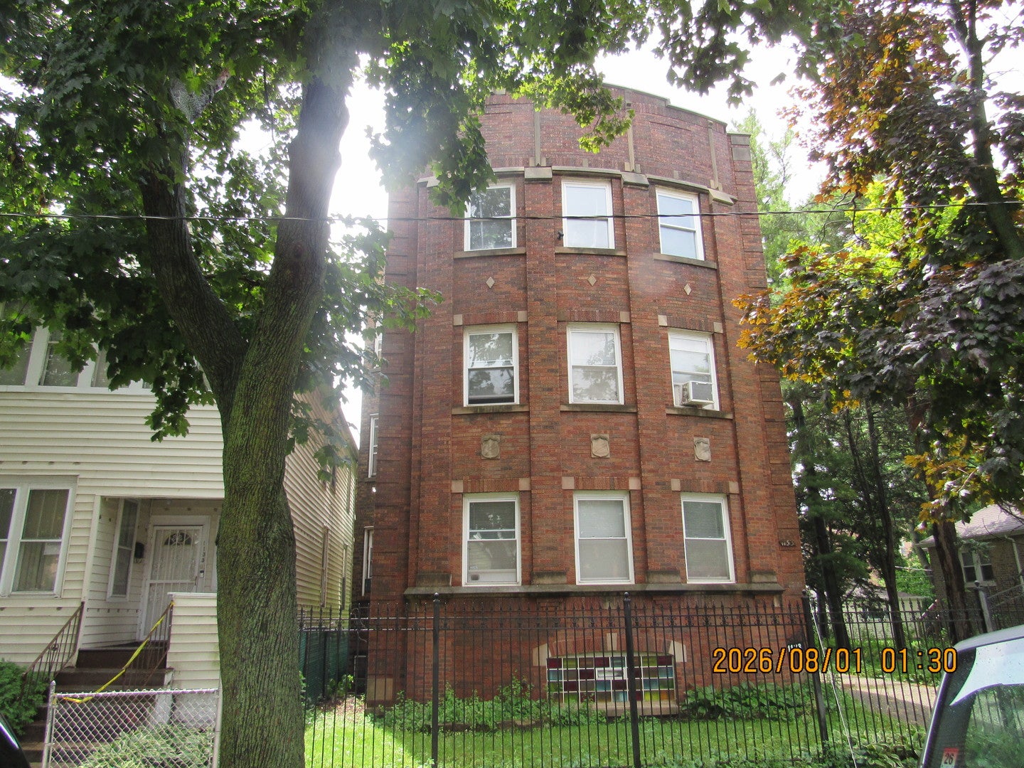 1133 E 81st Place
