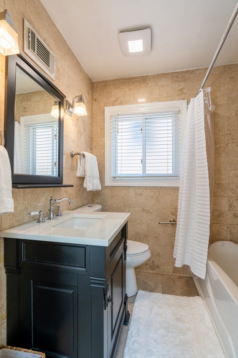 Tiny photo for 428 W Wellington Avenue #B, Chicago, IL 60657 (MLS # 12795644)