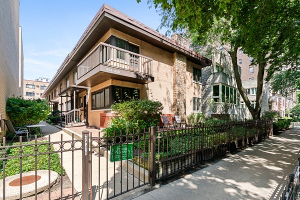 428 W WELLINGTON AVE # B, CHICAGO, IL 60657 - Image 2d1b4d1c73b0070a9b1df9e5035e5f4e/1914882059