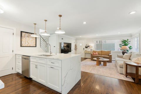 Tiny photo for 428 W Wellington Avenue #B, Chicago, IL 60657 (MLS # 12795644)