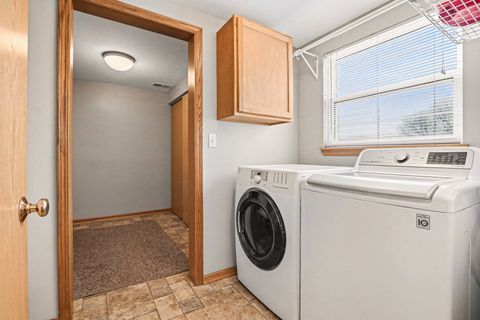 Tiny photo for 2113 Colonial Street, Aurora, IL 60503 (MLS # 12570395)