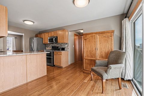 Tiny photo for 2113 Colonial Street, Aurora, IL 60503 (MLS # 12570395)