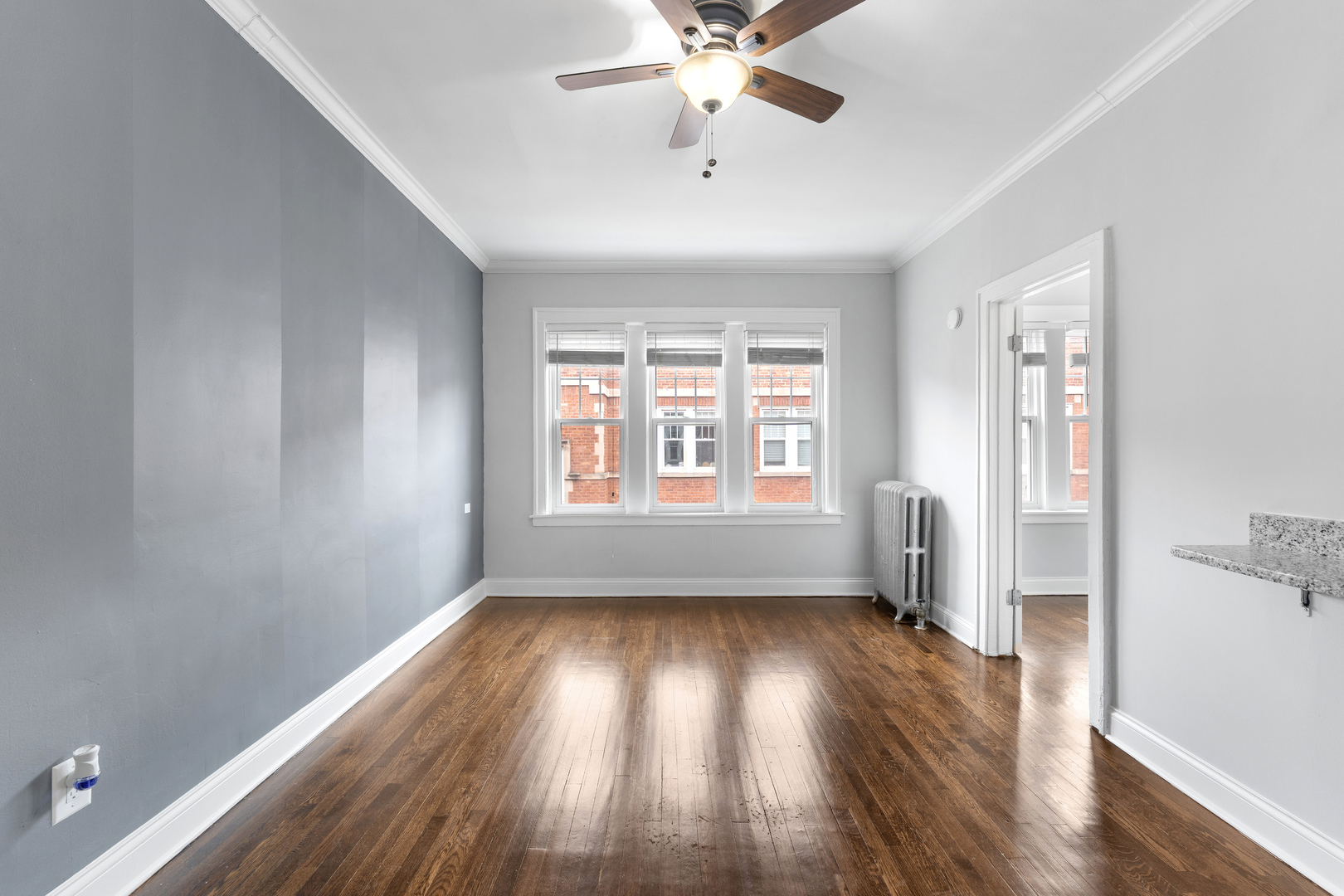 6112 N Winthrop Avenue 3E