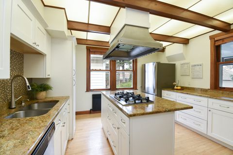 Tiny photo for 1042 S Kenilworth Avenue, Oak Park, IL 60304 (MLS # 12619138)