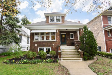 Tiny photo for 1042 S Kenilworth Avenue, Oak Park, IL 60304 (MLS # 12619138)