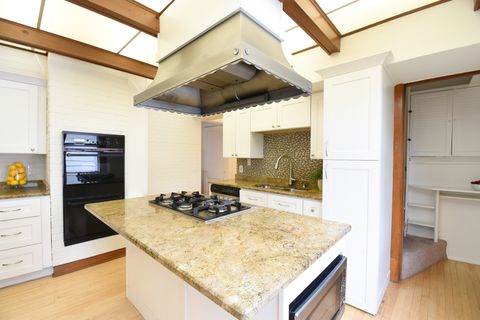 Tiny photo for 1042 S Kenilworth Avenue, Oak Park, IL 60304 (MLS # 12619138)