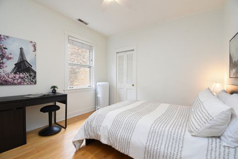 Tiny photo for 1042 S Kenilworth Avenue, Oak Park, IL 60304 (MLS # 12619138)