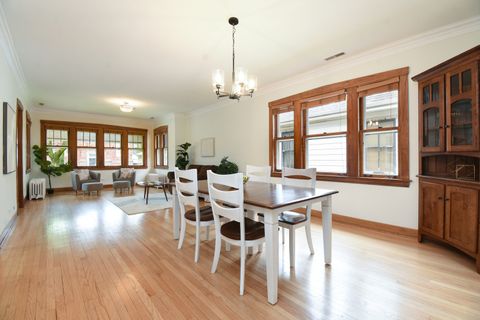 Tiny photo for 1042 S Kenilworth Avenue, Oak Park, IL 60304 (MLS # 12619138)