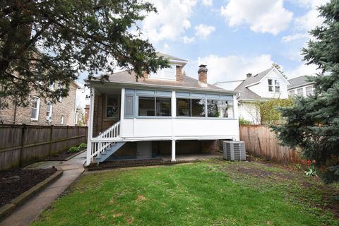 Tiny photo for 1042 S Kenilworth Avenue, Oak Park, IL 60304 (MLS # 12619138)