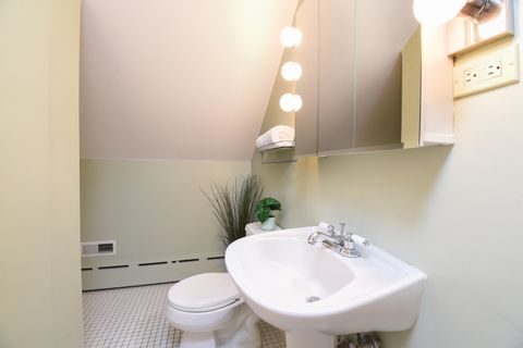 Tiny photo for 1042 S Kenilworth Avenue, Oak Park, IL 60304 (MLS # 12619138)