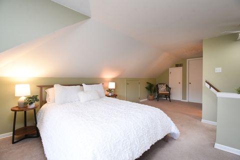 Tiny photo for 1042 S Kenilworth Avenue, Oak Park, IL 60304 (MLS # 12619138)