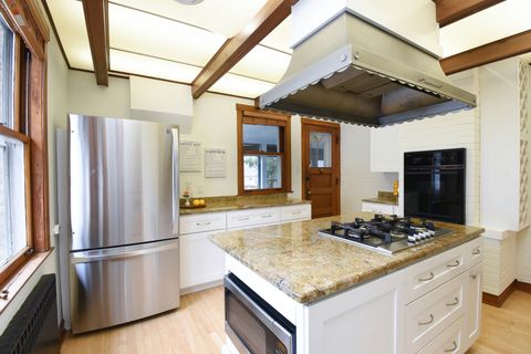 Tiny photo for 1042 S Kenilworth Avenue, Oak Park, IL 60304 (MLS # 12619138)