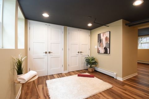 Tiny photo for 1042 S Kenilworth Avenue, Oak Park, IL 60304 (MLS # 12619138)