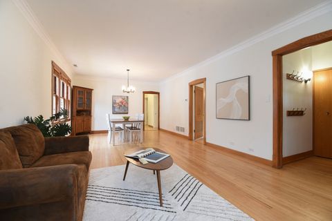 Tiny photo for 1042 S Kenilworth Avenue, Oak Park, IL 60304 (MLS # 12619138)